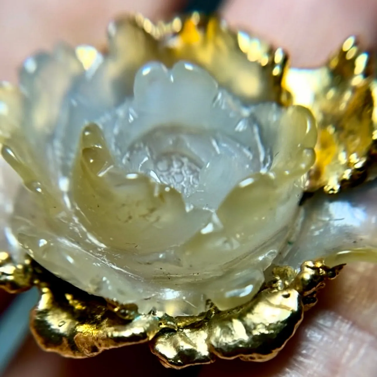 AGATE peony rose pendant