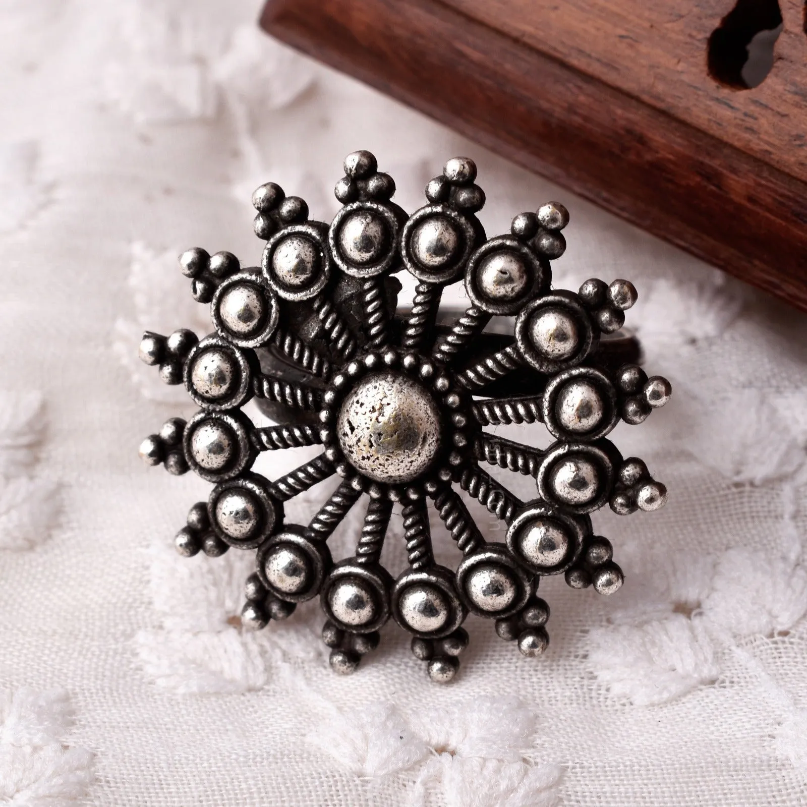 Bushra Silver Finger Ring