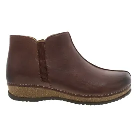 Sure! Here’s an optimized title for your e-commerce product:

Dansko Womens Makara Brown Waxy Milled Leather Shoes - Comfortable and Stylish Footwear for Everyday Wear