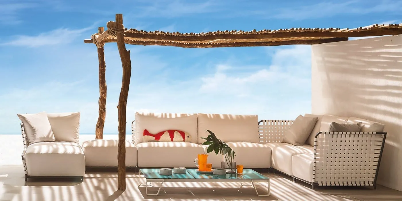 InOut 820 L-R Outdoor Daybed