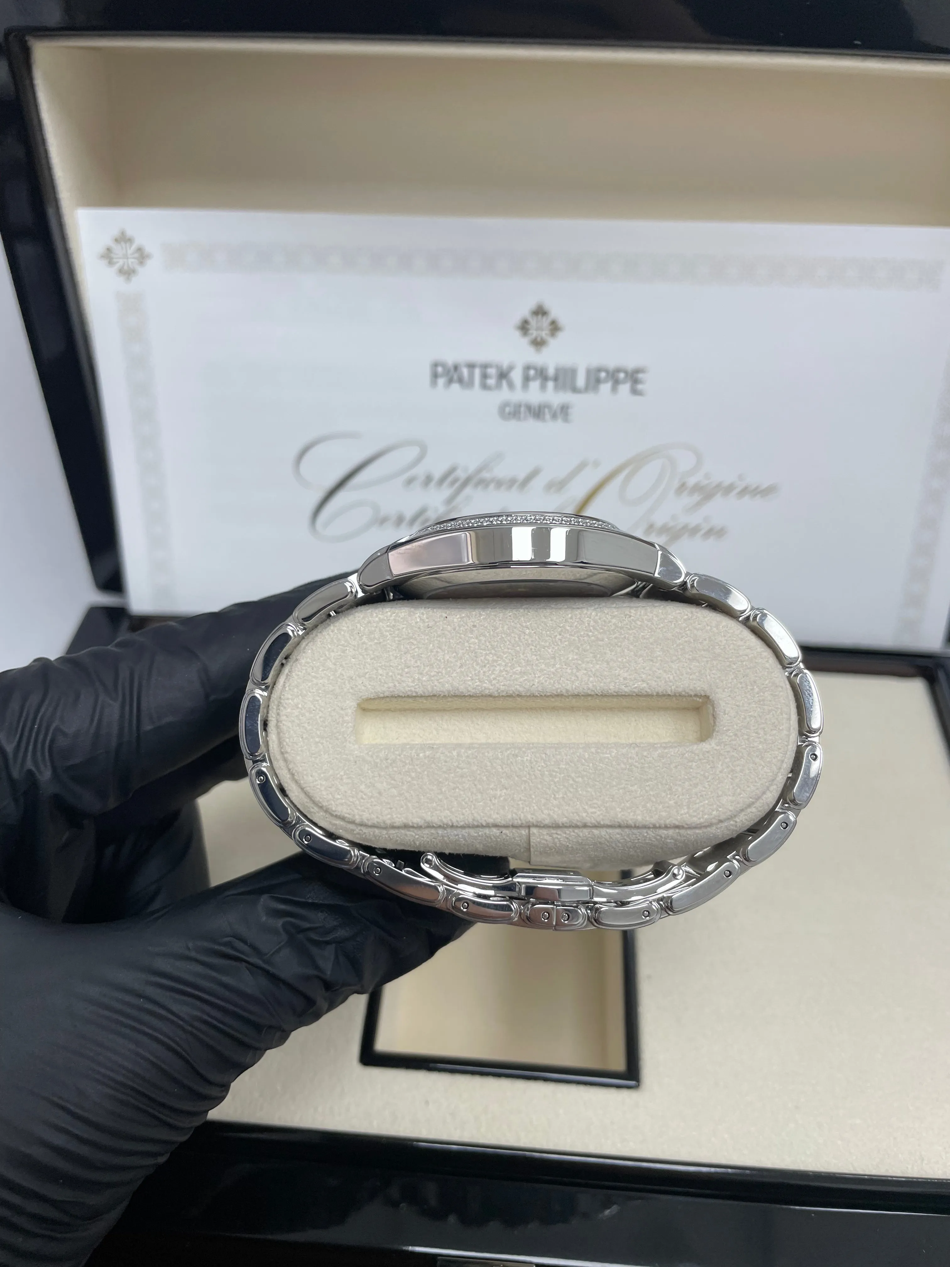 Patek Philippe Twenty~4 Automatic Gray Sunburst  Dial Ladies Watch (Ref # 7300/1200A-010)