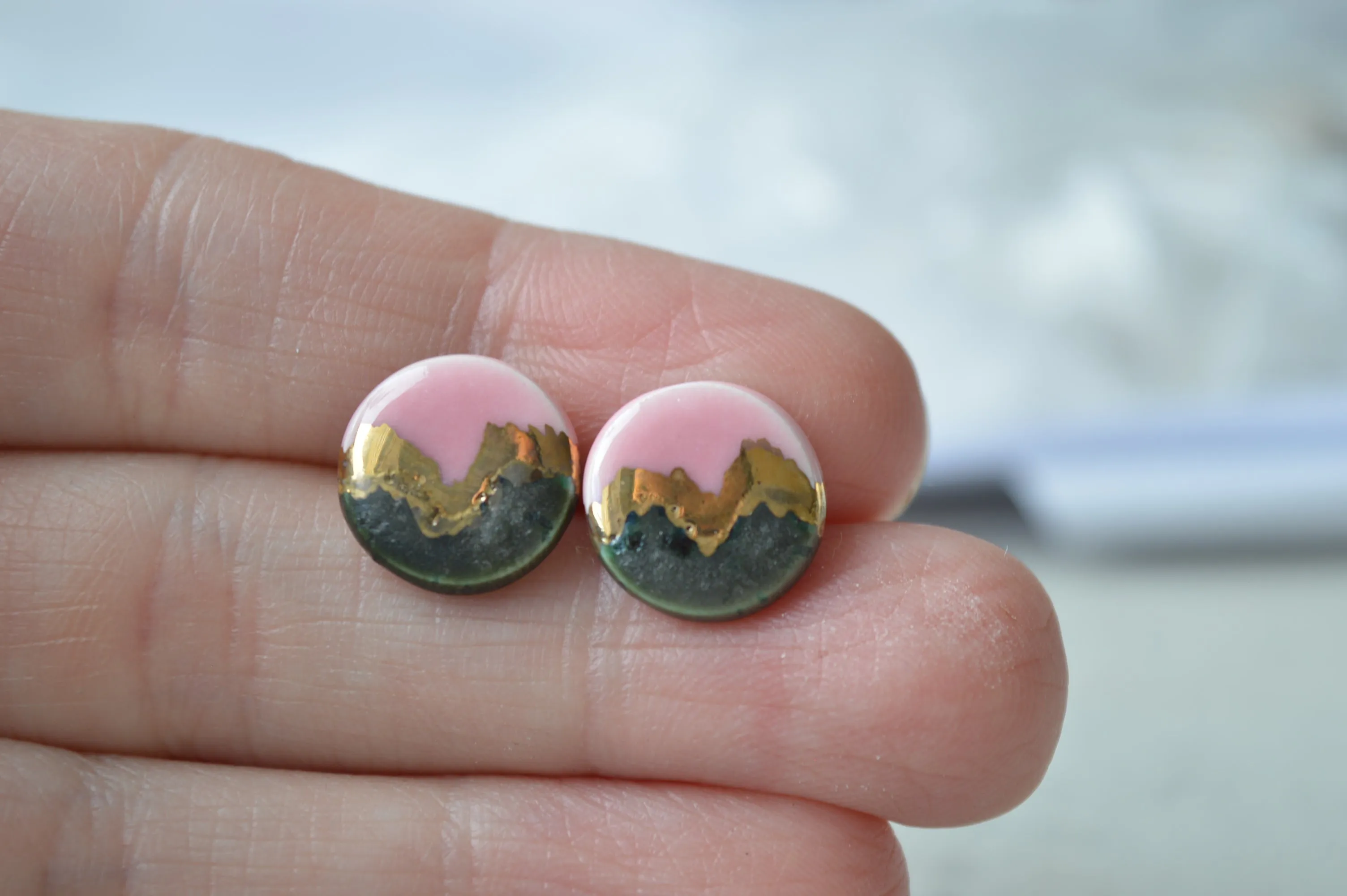 Stud earrings No. 1