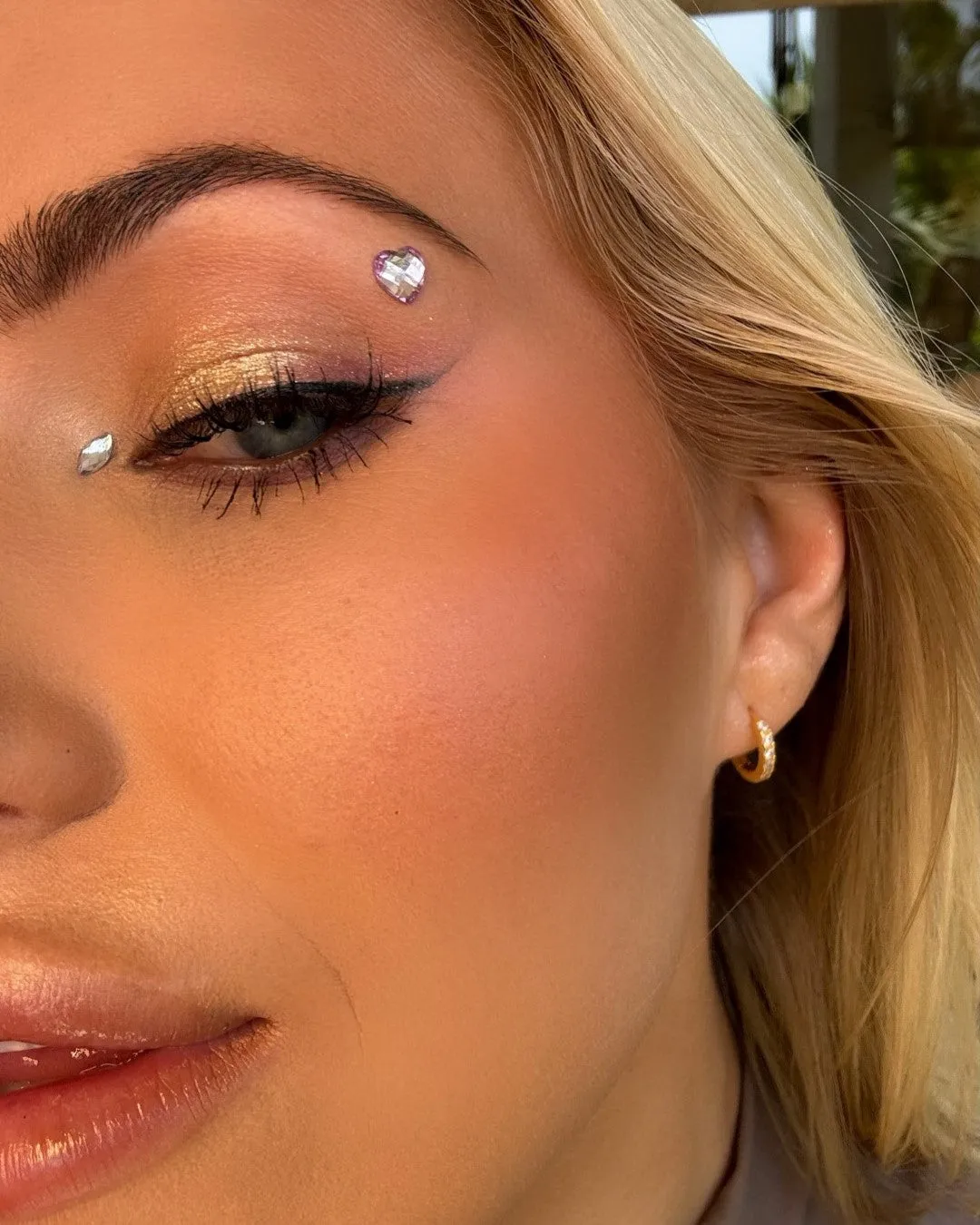 The Multicolored face jewels